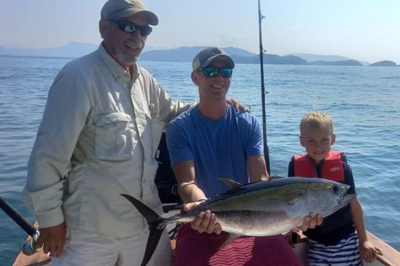 Inshore Fishing in Ixtapa Zihuatanejo, Guerrero, Mexico. Ixtapa Zihuatanejo Inshore Fishing Charters. Small game fishing in Ixtapa Zihuatanejo, Guerrero, Mexico. Bottom fishing in Ixtapa Zihuatanejo, Guerrero, Mexico